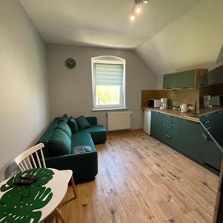 Przystanek - Komuny Paryskiej 3 Apartamento *