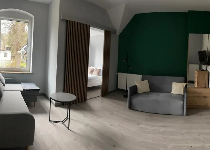 Przystanek - Komuny Paryskiej 3 * Karpacz