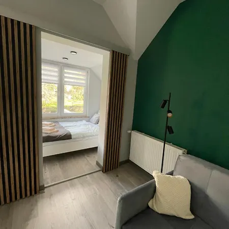 Przystanek - Komuny Paryskiej 3a Apartment