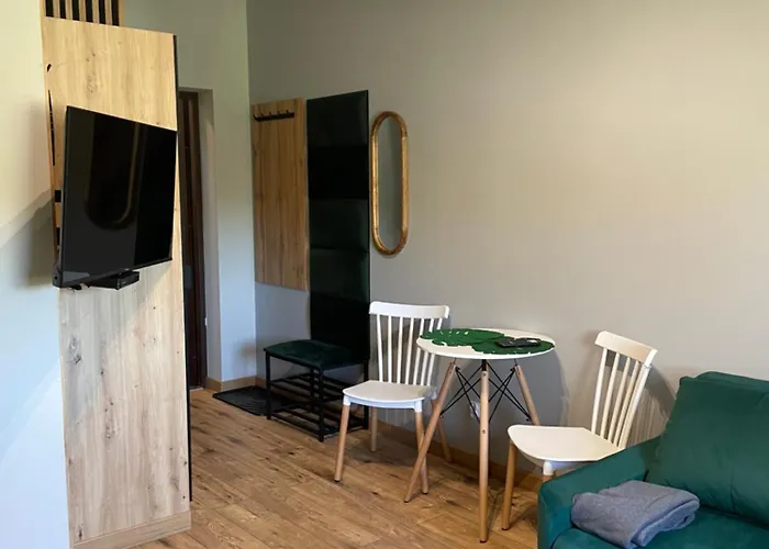 Apartament Przystanek - Komuny Paryskiej 3 *