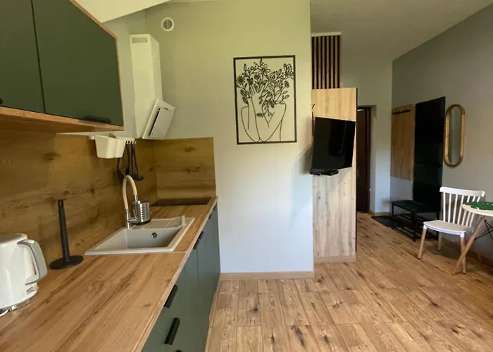 Przystanek - Komuny Paryskiej 3